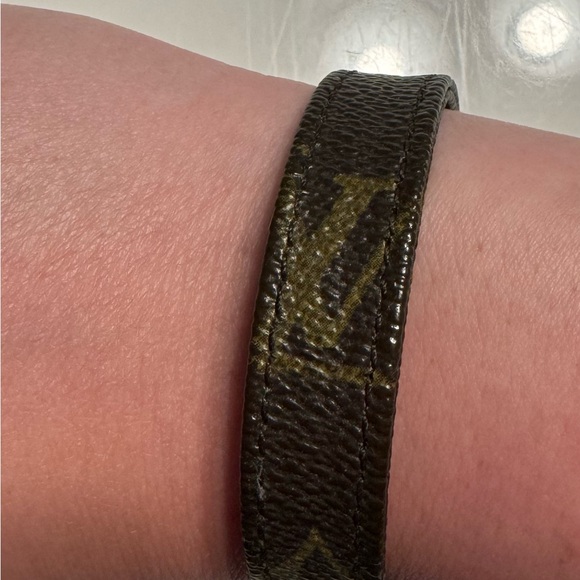 LV bracelet - Picture 8 of 8